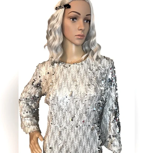 Dress The Population NWOT Statement Silver Sequined Bell Sleeve Mini (0477) - Picture 5 of 11
